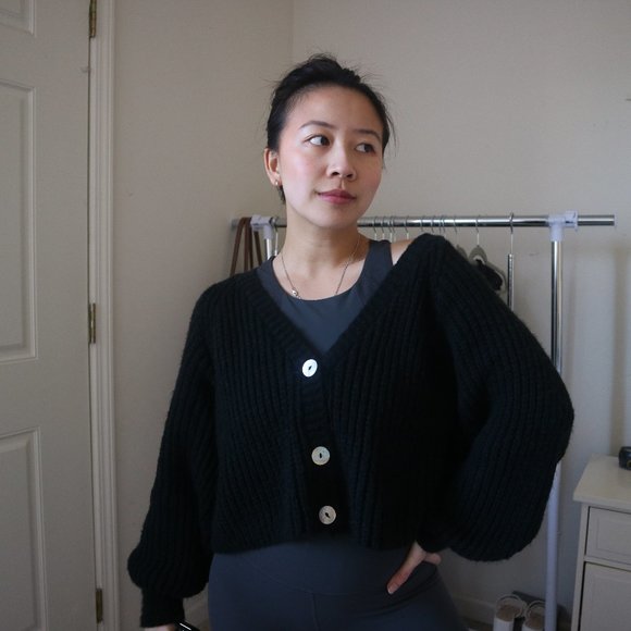 Nasty Gal Sweaters - BLACK CROPPED KNIT CARDIGAN (LIKE PRETTY NEW)